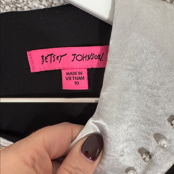 Betsey Johnson Black & White Collar Dress with Rhinestone/Pearls Accents - Sz 10 - Picture 3 of 11